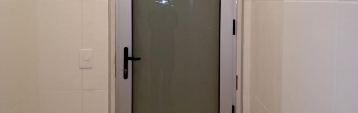 Porta de Giro Preço Santo Amaro - Porta de Alumínio com Vidro - REC Acústica