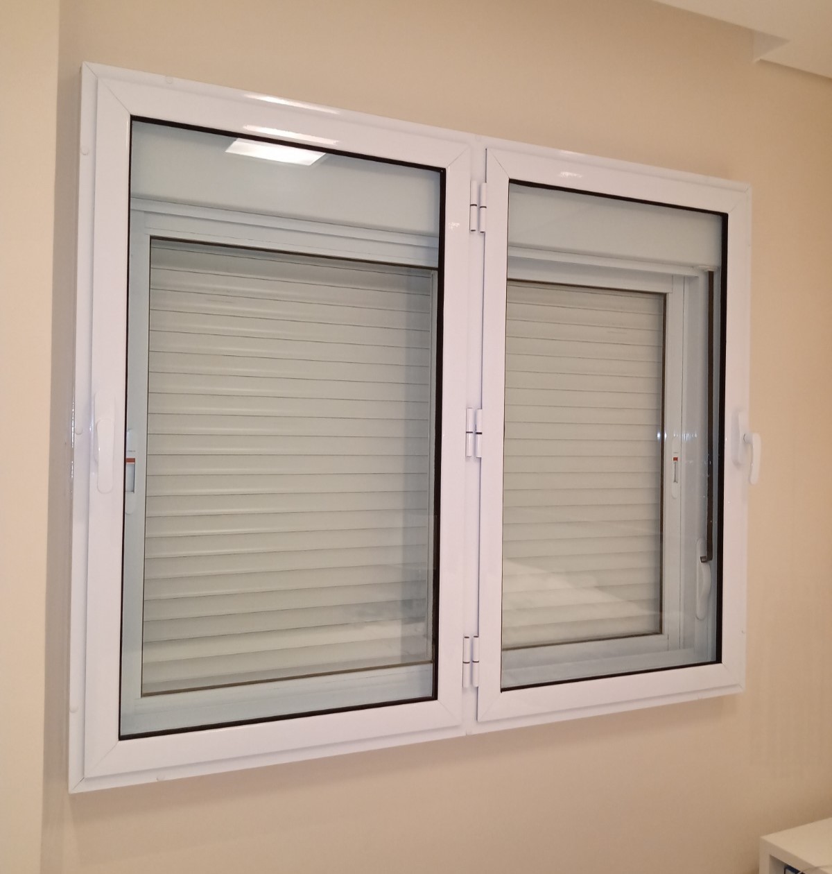 Janela acústica de giro 02 folhas 01