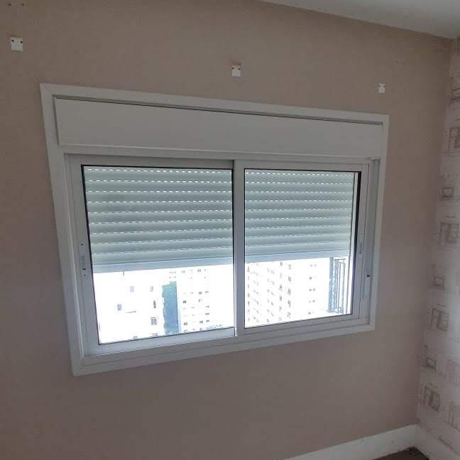 Janela antirruído de correr com persianas integradas 05