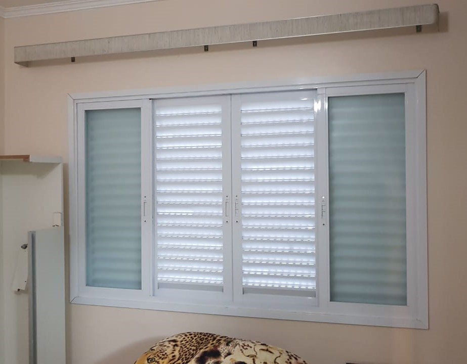 Janela acústica de correr veneziana 04 folhas 01