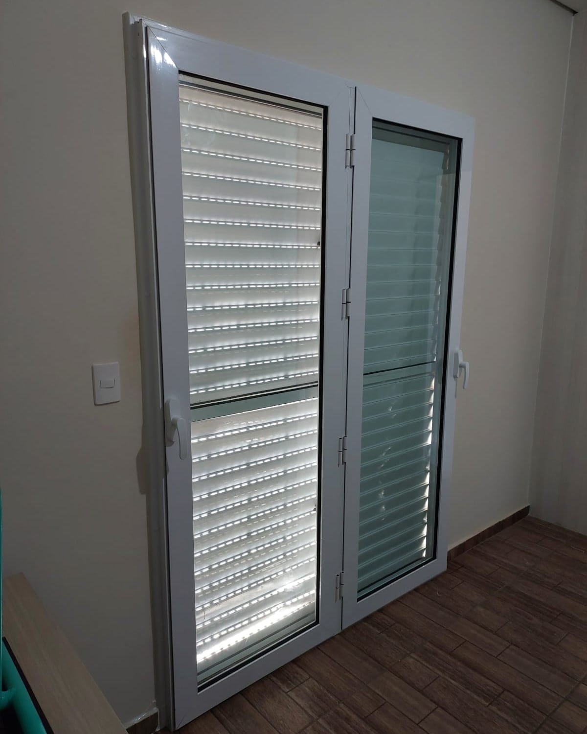 Porta acústica de giro 02 folhas 08