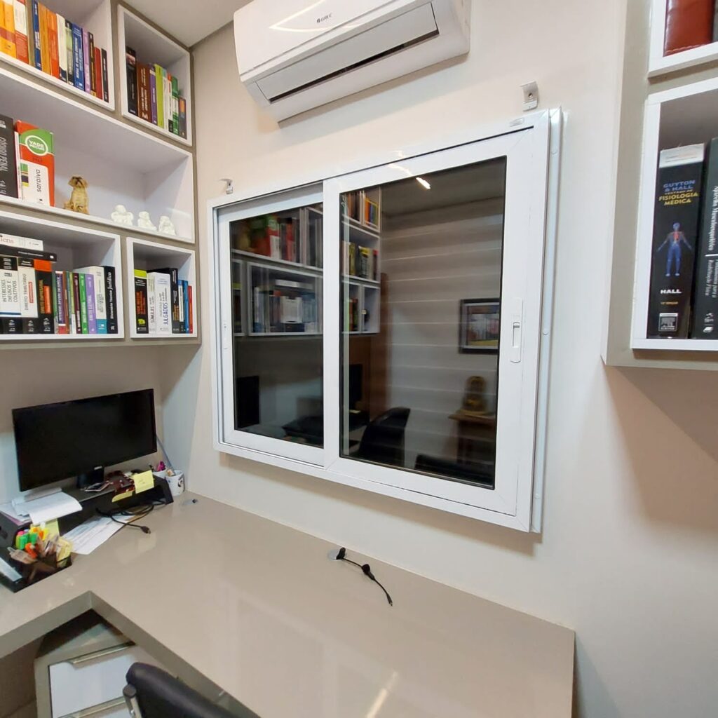 Isolamento acústico para home office: descubra como eliminar ruídos externos 2 janelas acusticas de correr sobrepostas em residencia 11